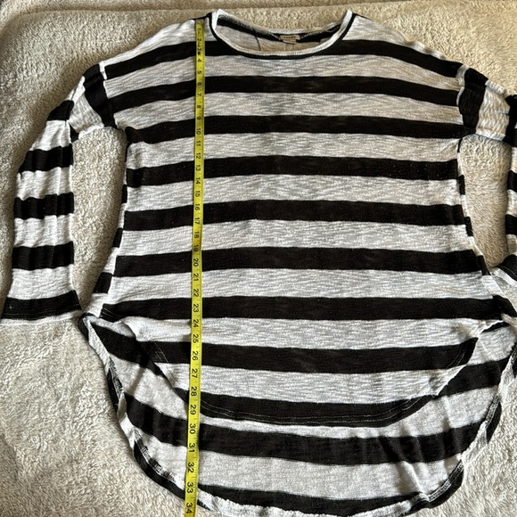 🖤 Women’s High-Low Lightweight Sweater - Picture 2 of 5